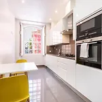 Guestready - Newly Renovated Chiado Haven Appartement