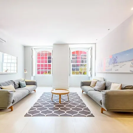 Daire Guestready - Newly Renovated Chiado Haven